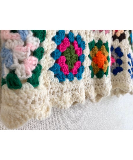granny square vest white×black
