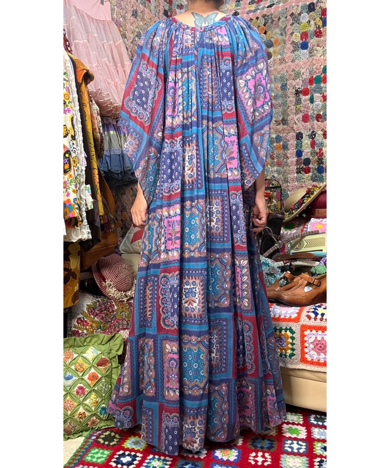 70s scarf print dress | Quilt