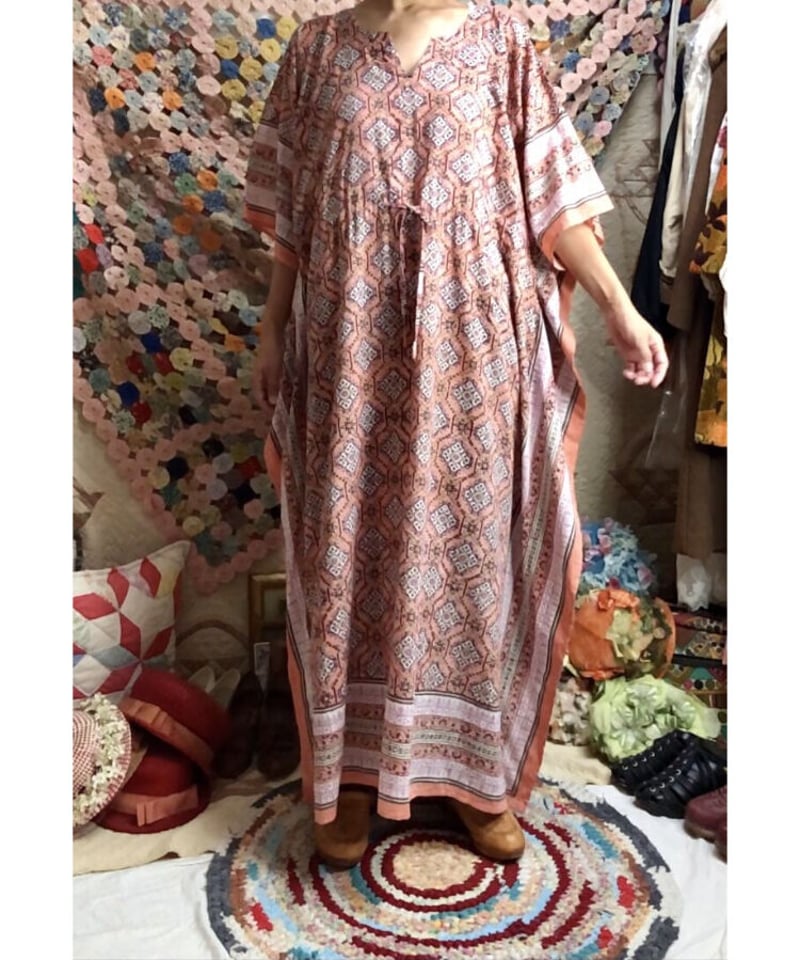 ヴィンテージ アノーキ anokhi インド綿 ワンピース 赤 ヴィンテージ アノーキ anokhi インド綿 ワンピース 赤 - メルカリ