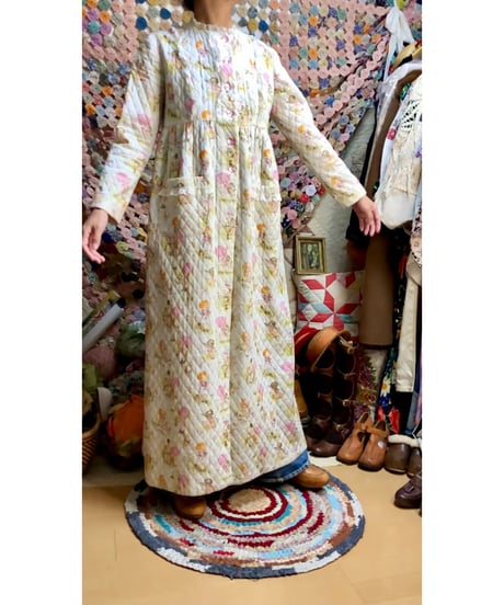 70s quilted sweet robe