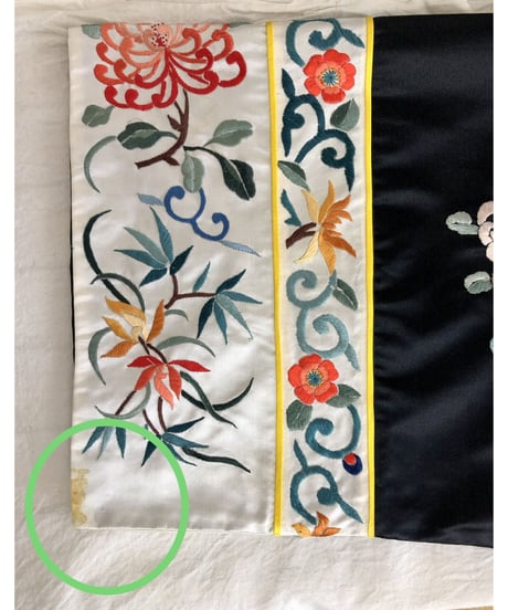 60's chinese embroidered robe