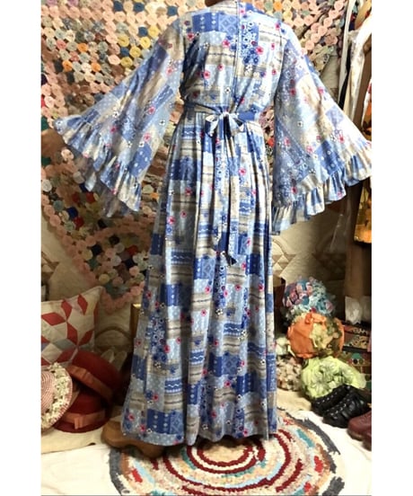 60's angel sleeve dress