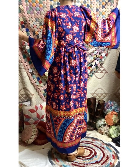 70's flower motif dress