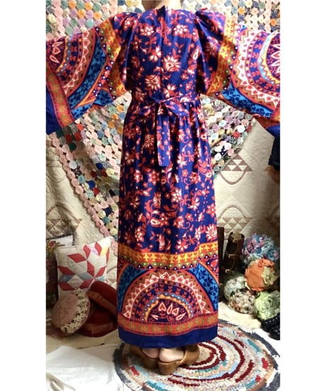 70's flower motif dress
