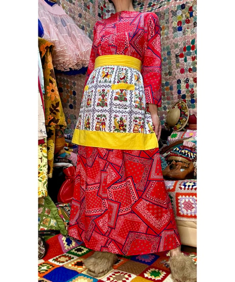 folk art half apron