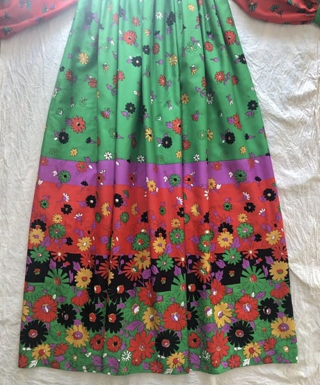 1960-70's balloon sleeve flower one-piece