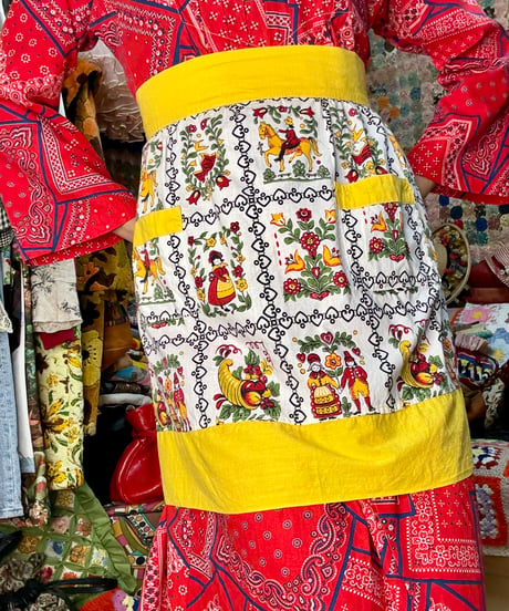 folk art half apron