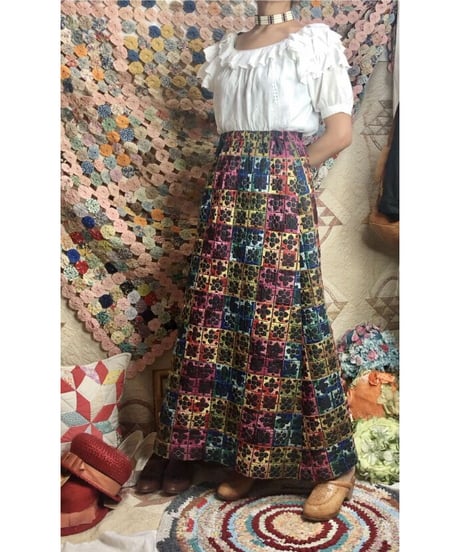 1960-70's embroidered quilting skirt