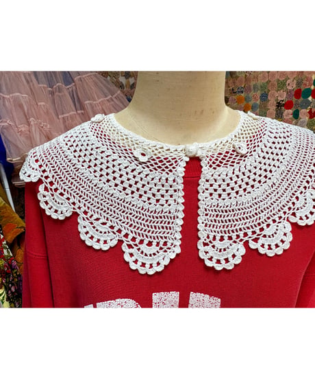 small flower crochet collar