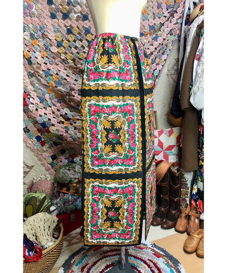 70s paisley and flower quilting skirt