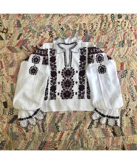 vintage croatian embroidered blouse②