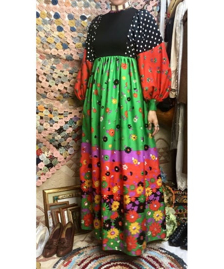 1960-70's balloon sleeve flower one-piece