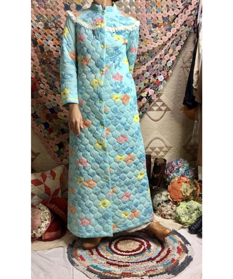 60-70's flower quilting robe