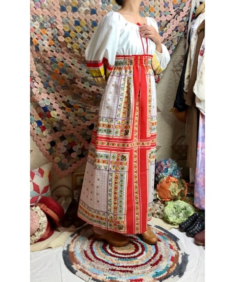 70's balloon sleeve dress