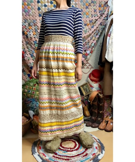 70s embroidered ribbon work skirt