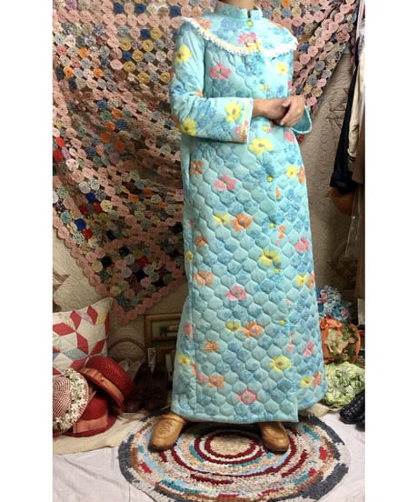 60-70's flower quilting robe