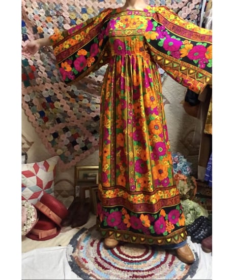 60-70's flower dress
