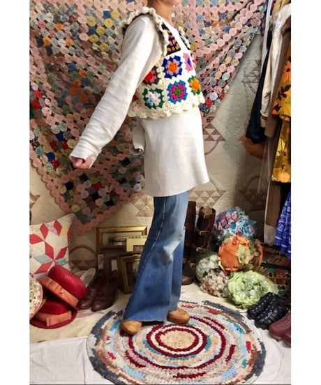 granny square vest white×black