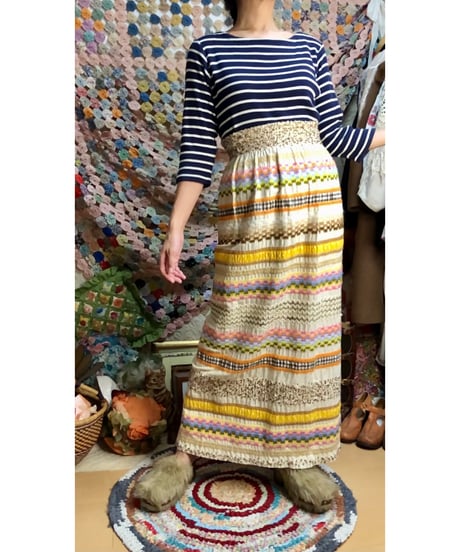 70s embroidered ribbon work skirt