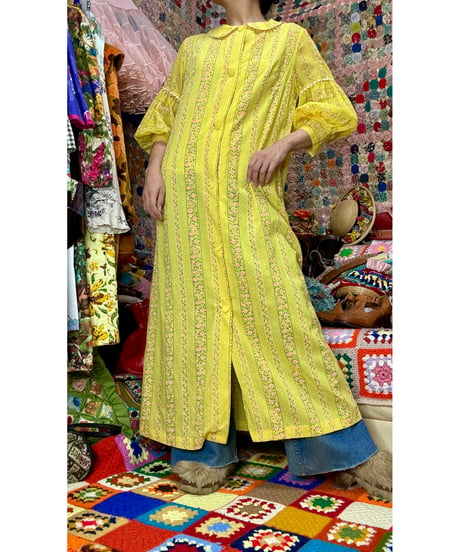 70s balloon sleeve dress