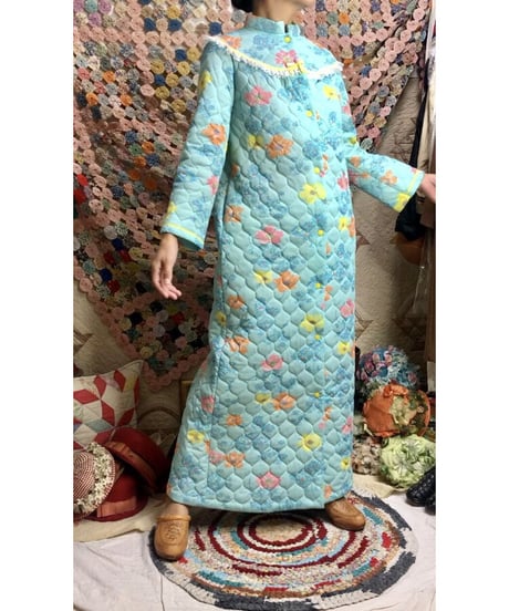 60-70's flower quilting robe