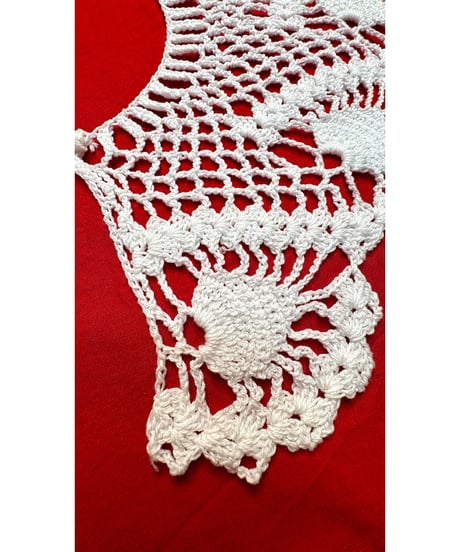 heart motif crochet collar