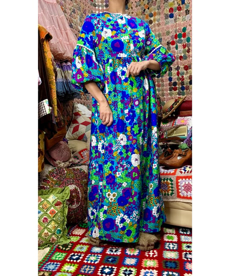60-70s  balloon sleeve flower hawaiian dress