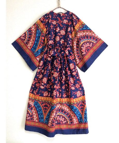 70's flower motif dress