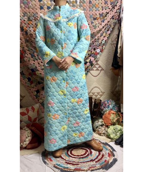 60-70's flower quilting robe