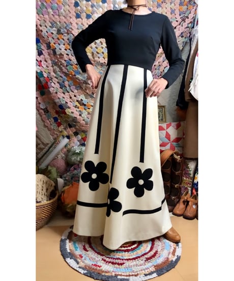 60s monotone flower dress