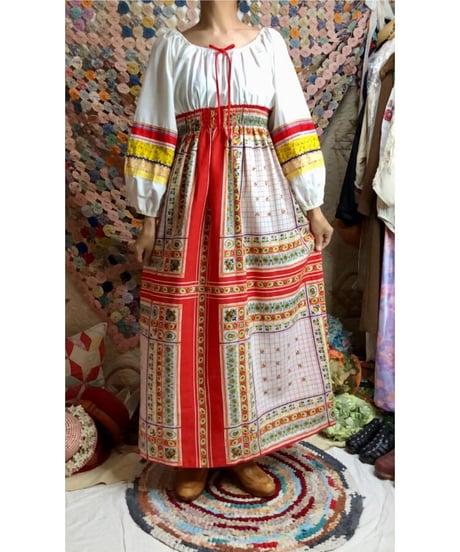 70's balloon sleeve dress