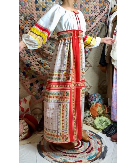 70's balloon sleeve dress
