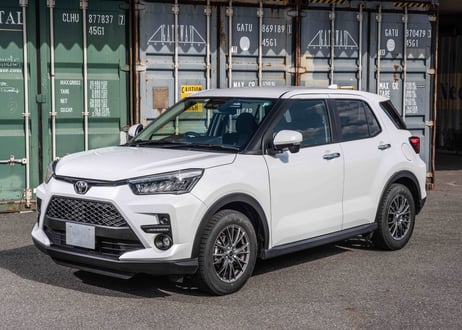 TOYOTA ライズ  フロントバンパーガーニッシュ  送料込み