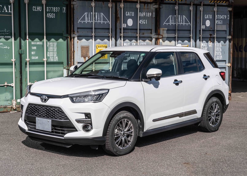 RSモデル専用フロントバンパーガーニッシュ 楽天市場】GZArea TOYOTA トヨタ ライズ ライズ200系
