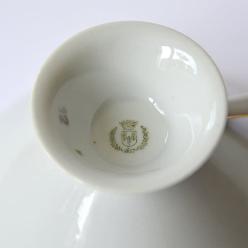 ドイツのアンティーク　ティーカップ　プレート　トリオ 東ドイツ 足つきカップ＆ソーサー トリオ | kolbenova