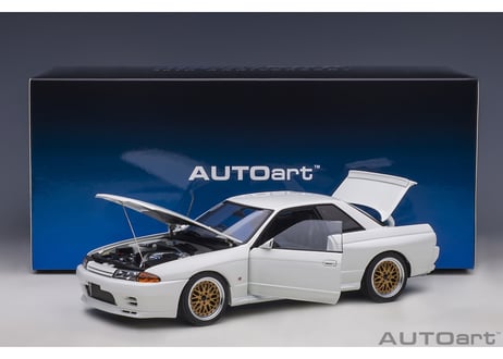 AUTOart 1/18 (77412) 日産 スカイライン GT-R (R32)『湾岸ミッドナイト』 零奈のGT-R 連載開始30周年記念モデル