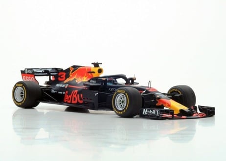 Spark 1/18 (18S347) Red Bull Racing-TAG Heuer #3 Winner Chinese GP 2018