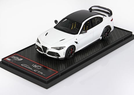 BBR MODELS 1/43 (BBRC247B-21) Alfa Romeo Giulia GTAm Bianco Trofeo Roll Bar Bianco Trofeo Brakes Red