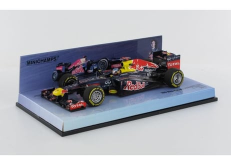 MINICHAMPS 1/43 (410120001) RedBull Racing Renault RB8 #1  2012 S.Vettel
