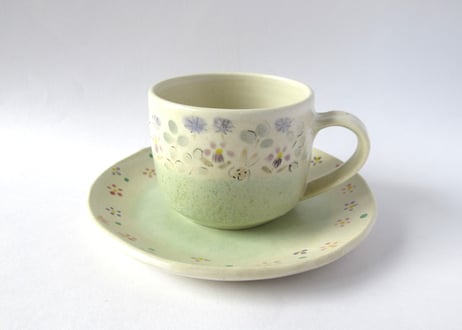樫村恭子 うさぎと野の花のコーヒーカップ＊グリーンC