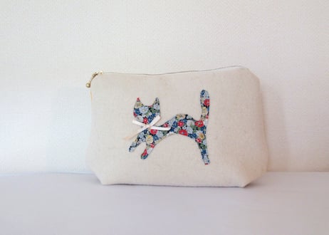 ★SALE 2300→1980円！★ウール厚手フラノ＊猫のポーチ＊オフホワイトB