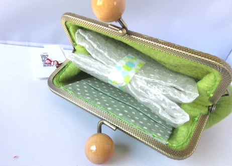haruru＊woolfelt　がま口ポーチ　グリーン