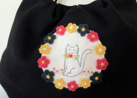 お花とネコ　ウールふんわり手提げかばん＊ブラック
