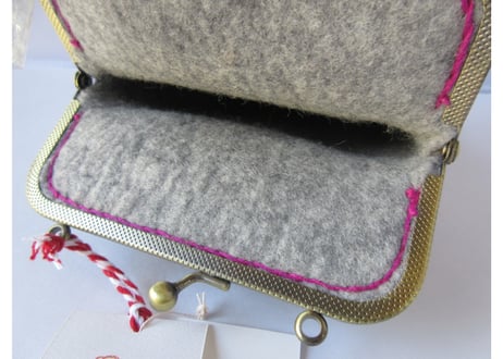 haruru＊woolfelt　スマホポーチA