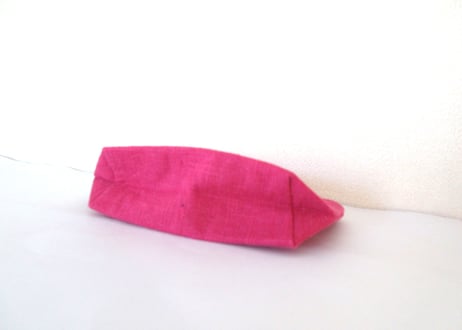 お花リースと猫刺繍＊リネンのポーチ　ローズピンクA