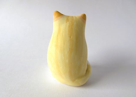 なつめみちこ 猫の置物 うまうまにゃんこ＊白茶猫