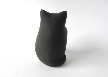 なつめみちこ 猫の置物 うまうまにゃんこ＊ハチワレ