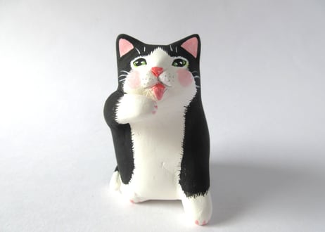 なつめみちこ 猫の置物 うまうまにゃんこ＊ハチワレ