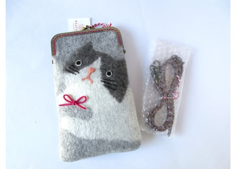 haruru＊woolfelt　スマホポーチA