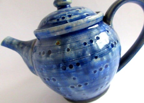 青のティーポット